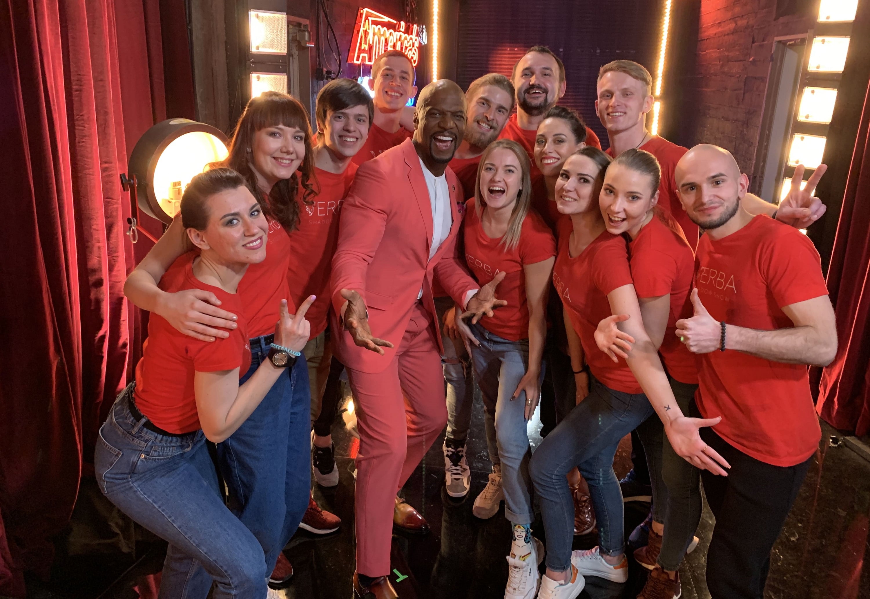 театр теней на америка имеет талант театр тіней на америка має талати verba shadow dance group on american's got talent